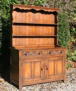 SOLID OAK DRESSER WITH PLATE RACK